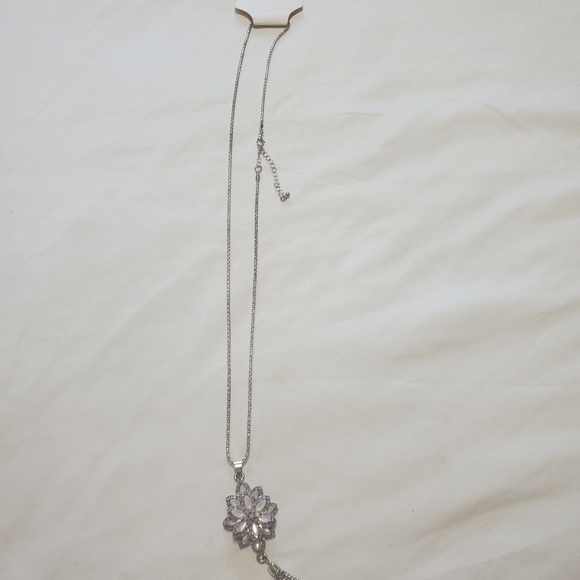 Long chain necklace - Picture 2 of 3